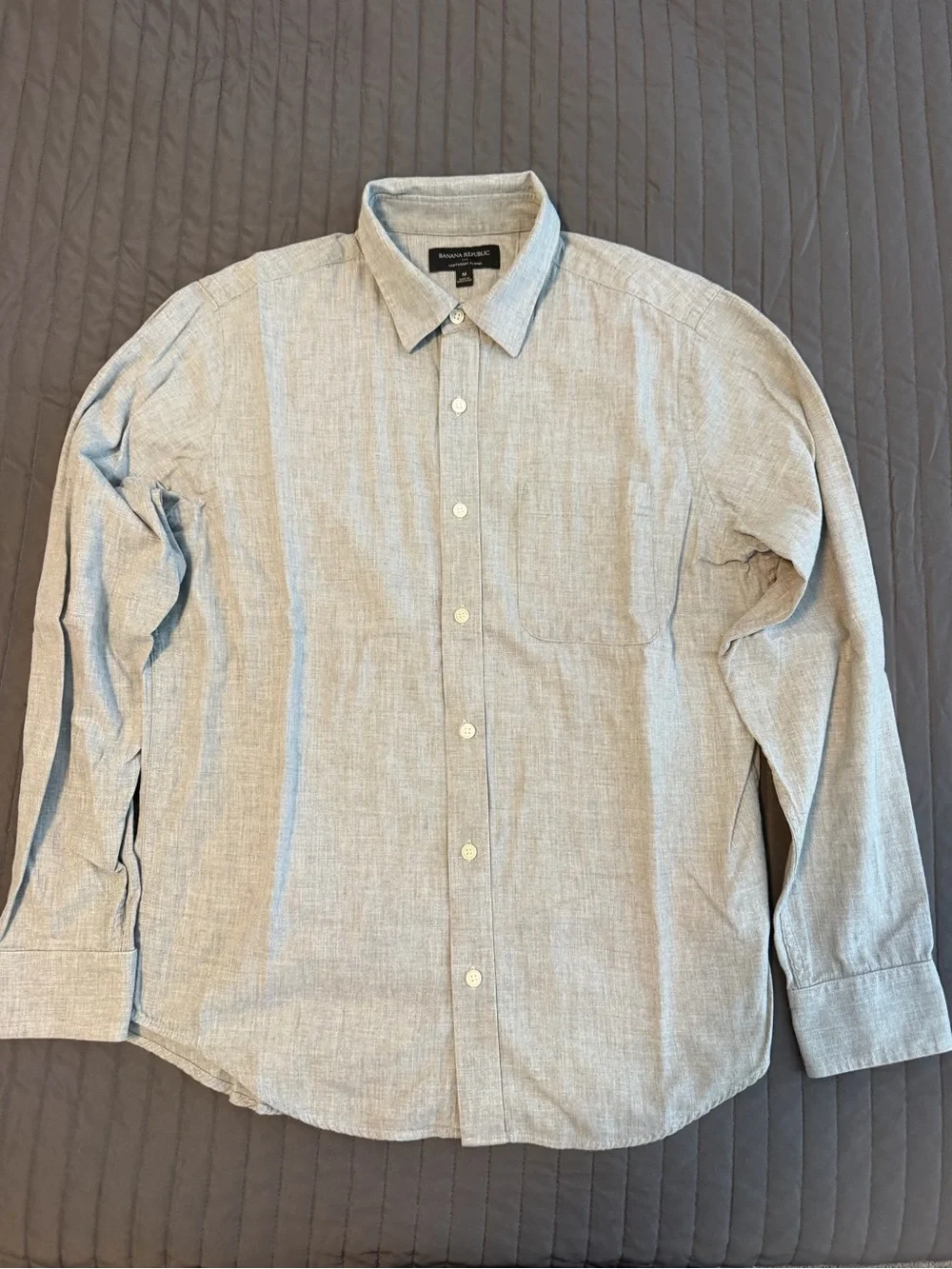 Banana Republic Light Gray Casual Button-Down Lightweight Flannel Shirt